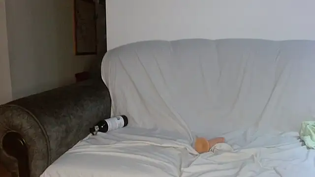 Vanessa Aniston online show from February 15, 2026, 7:57 pm