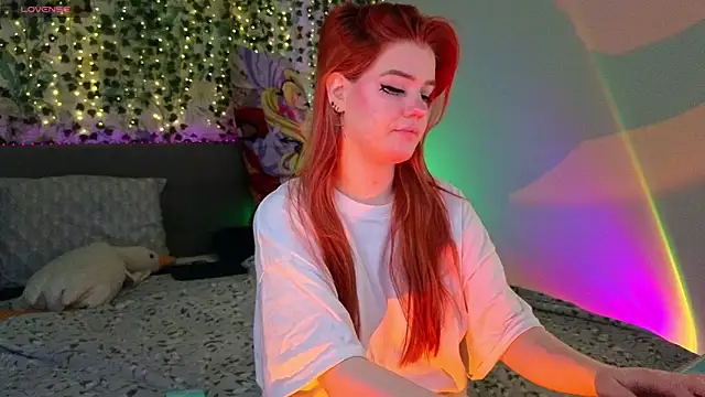 RedVelveten online show from March 24, 2026, 11:43 am