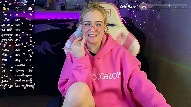 RedVelveten online show from December 14, 2025, 8:09 am