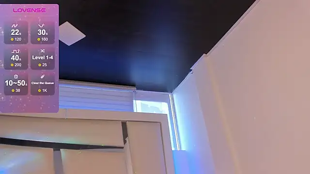 Mis  lola online show from September 25, 2025, 9:43 pm