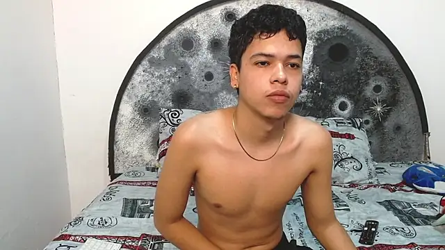 Snapshot of Gary-and-kathy chatting on March 8, 2025, 12:09 pm Gary-and-kathy online show from March 8, 2025, 12:09 pm