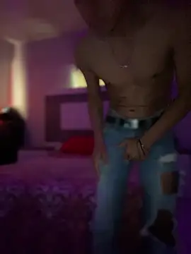 oiram27 online show from April 9, 2026, 9:43 pm