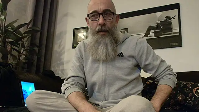 Kingsscepter online show from April 15, 2026, 7:58 pm