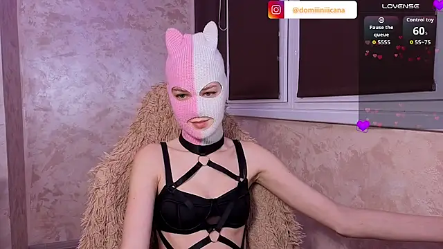 Snapshot of Domiiiniiicana chatting on December 14, 2025, 9:42 pm Domiiiniiicana online show from December 14, 2025, 9:42 pm