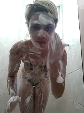 Snapshot of Luci_foxx chatting on December 3, 2024, 6:11 pm Luci foxx online show from December 3, 2024, 6:11 pm