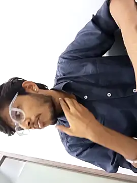 skinnyyyyyyyyy online show from February 15, 2025, 10:33 am