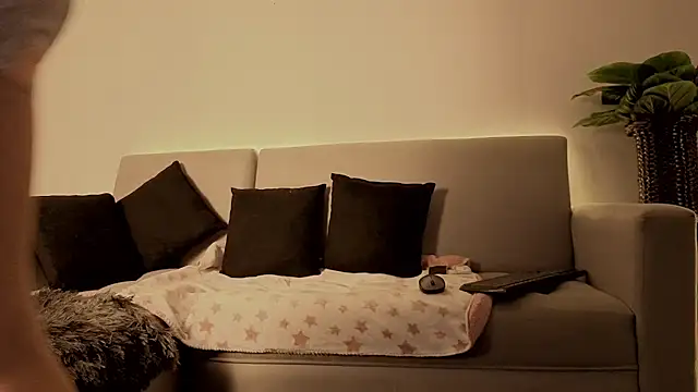 Selenecollins online show from December 15, 2025, 12:55 pm