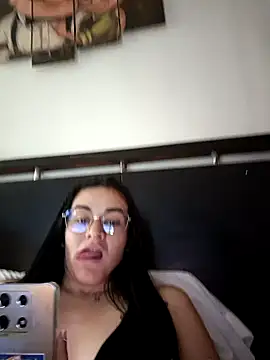 Snapshot of Hanna_Kinsley chatting on November 12, 2025, 8:34 pm Hanna Kinsley online show from November 12, 2025, 8:34 pm