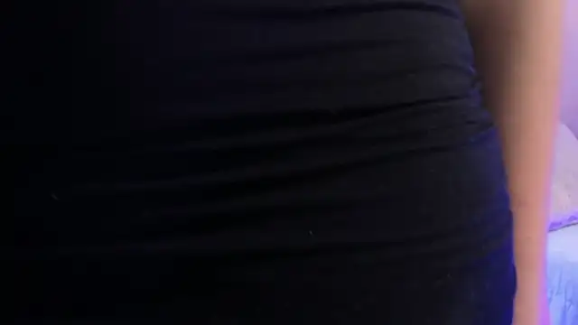 Snapshot of naomiii__ chatting on January 7, 2026, 11:37 am naomiii online show from January 7, 2026, 11:37 am