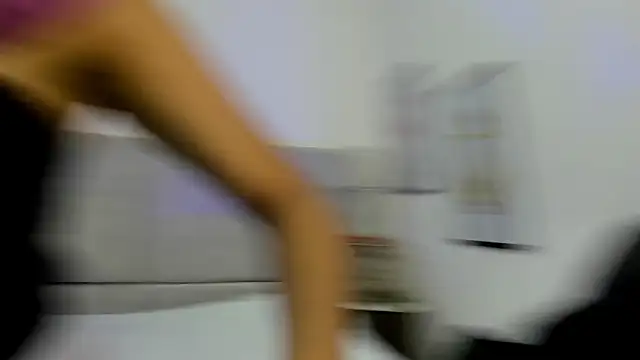 Snapshot of naomiii__ chatting on January 19, 2026, 11:36 am naomiii online show from January 19, 2026, 11:36 am