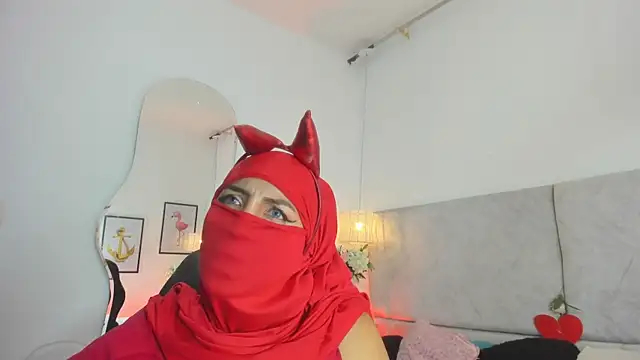 Snapshot of naomiii__ chatting on February 20, 2026, 11:45 am naomiii online show from February 20, 2026, 11:45 am