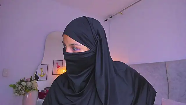 Snapshot of naomiii__ chatting on October 30, 2025, 11:41 am naomiii online show from October 30, 2025, 11:41 am