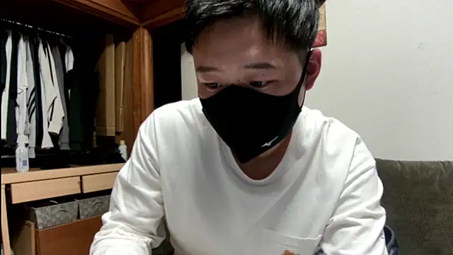 Snapshot of tuki_fu chatting on December 29, 2024, 8:00 am tuki fu online show from December 29, 2024, 8:00 am