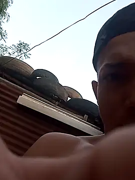 tayson  online show from November 6, 2025, 10:52 am