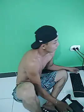 Snapshot of tayson_ chatting on July 24, 2026, 11:06 am tayson online show from July 24, 2026, 11:06 am
