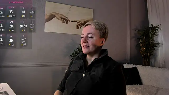 Snapshot of Nika_Smit chatting on March 16, 2025, 5:47 am Nika Smit online show from March 16, 2025, 5:47 am