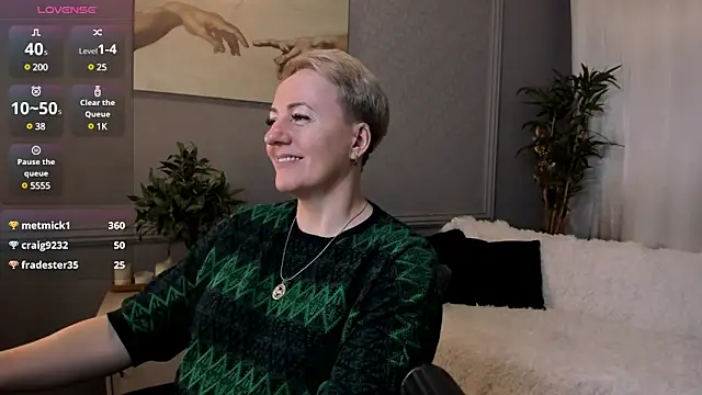 Snapshot of Nika_Smit chatting on March 2, 2025, 11:19 am Nika Smit online show from March 2, 2025, 11:19 am