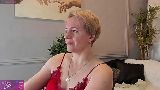 Snapshot of Nika_Smit chatting on February 8, 2025, 2:27 pm Nika Smit online show from February 8, 2025, 2:27 pm