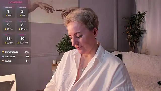 Snapshot of Nika_Smit chatting on March 22, 2025, 8:51 am Nika Smit online show from March 22, 2025, 8:51 am