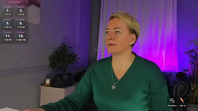 Snapshot of Nika_Smit chatting on October 18, 2025, 5:31 am Nika Smit online show from October 18, 2025, 5:31 am