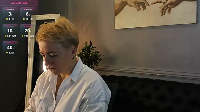 Snapshot of Nika_Smit chatting on November 23, 2025, 5:50 am Nika Smit online show from November 23, 2025, 5:50 am