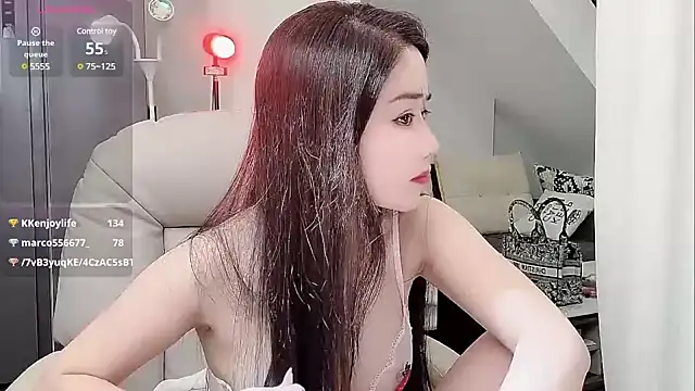 yoyo520- online show from February 22, 2025, 12:27 am