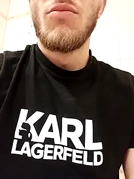 Snapshot of hoot_denis28 chatting on March 23, 2025, 2:59 am hoot denis28 online show from March 23, 2025, 2:59 am