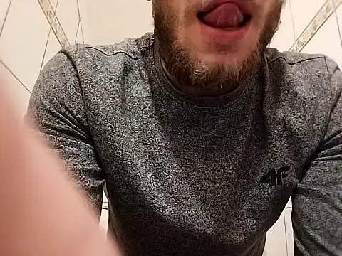 Snapshot of hoot_denis28 chatting on December 8, 2024, 2:52 pm hoot denis28 online show from December 8, 2024, 2:52 pm