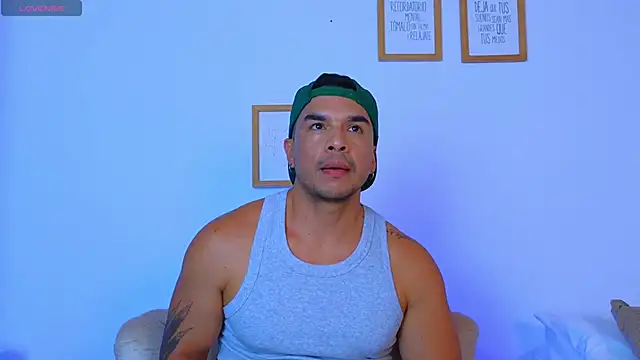 Snapshot of estebandelouis chatting on February 25, 2026, 1:50 am estebandelouis online show from February 25, 2026, 1:50 am