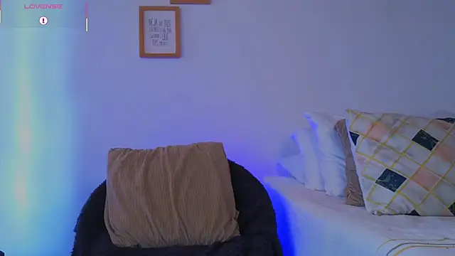 Snapshot of estebandelouis chatting on February 17, 2026, 1:41 pm estebandelouis online show from February 17, 2026, 1:41 pm