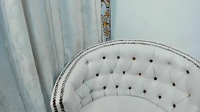 Snapshot of Analia18_ chatting on March 9, 2025, 4:22 pm Analia18 online show from March 9, 2025, 4:22 pm