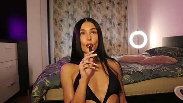 Snapshot of IvyKaelani chatting on November 26, 2025, 12:49 pm IvyKaelani online show from November 26, 2025, 12:49 pm