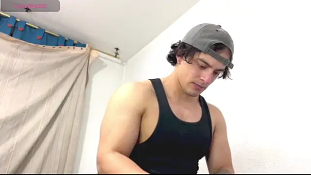 Snapshot of logan_x3 chatting on June 3, 2026, 4:02 am logan x3 online show from June 3, 2026, 4:02 am