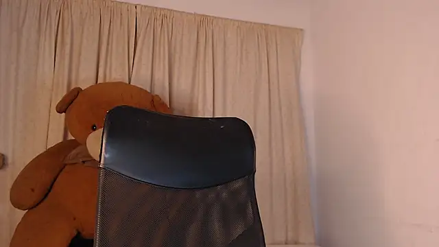 Snapshot of mistressbigcock777 chatting on January 7, 2026, 5:12 am mistressbigcock777 online show from January 7, 2026, 5:12 am