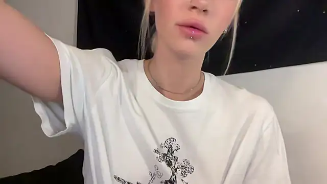 ur molly online show from June 12, 2026, 3:15 am