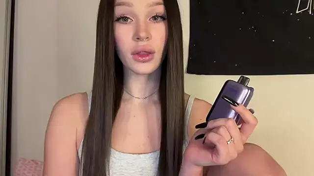 Snapshot of ur_molly chatting on November 6, 2025, 11:20 pm ur molly online show from November 6, 2025, 11:20 pm