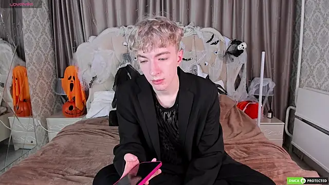 TrevorBenson online show from October 24, 2025, 2:54 am