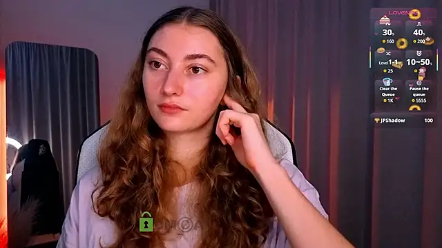 Snapshot of lady_curls chatting on October 23, 2025, 10:08 pm lady curls online show from October 23, 2025, 10:08 pm