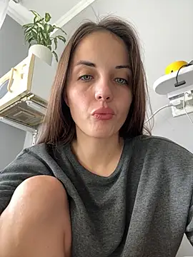 AmiLavs online show from October 24, 2025, 9:41 am