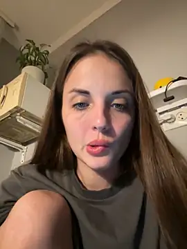 AmiLavs online show from October 21, 2025, 7:35 pm