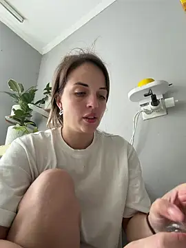 AmiLavs online show from April 10, 2026, 10:55 am