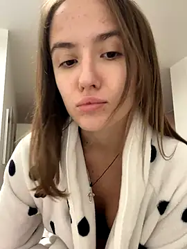 EmilyWi  online show from October 8, 2025, 5:02 pm