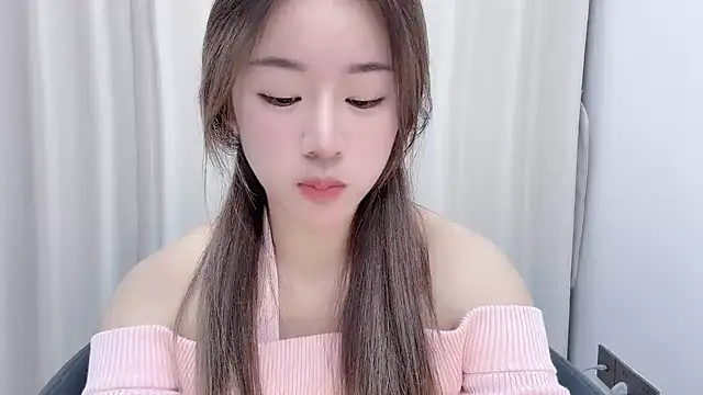 Snapshot of chloe-01 chatting on December 4, 2024, 12:08 pm chloe-01 online show from December 4, 2024, 12:08 pm