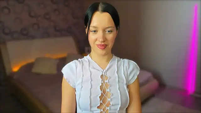 AlannaMiless online show from February 6, 2025, 8:18 am