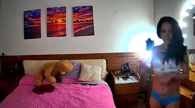 VanessaBraun online show from February 13, 2025, 9:51 am