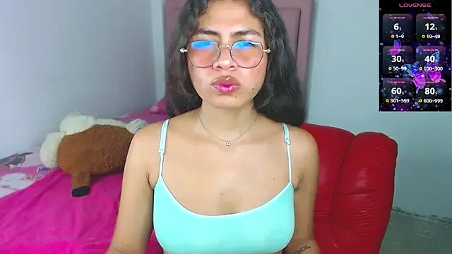 Snapshot of Cynthia_hazel chatting on February 14, 2025, 4:37 am Cynthia hazel online show from February 14, 2025, 4:37 am