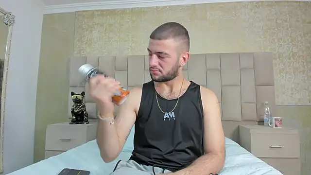 MaximusDick1  online show from October 30, 2025, 4:33 am