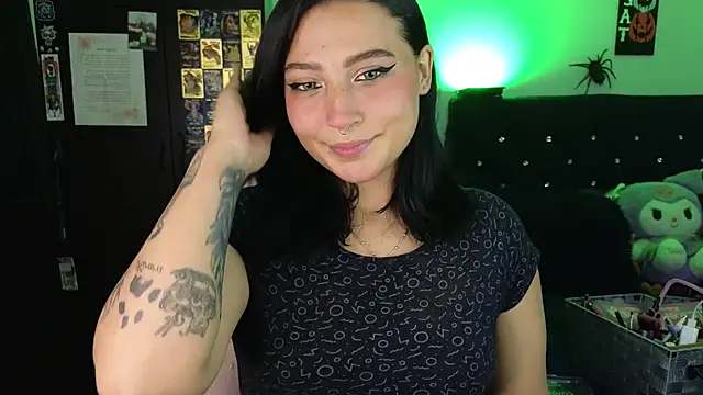 Pauilina online show from November 8, 2025, 9:18 pm