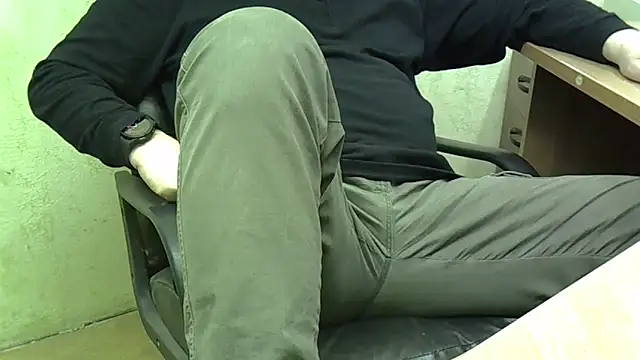 nikdov3 online show from February 5, 2026, 4:52 am