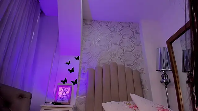 Foxy200   online show from March 20, 2026, 8:10 pm